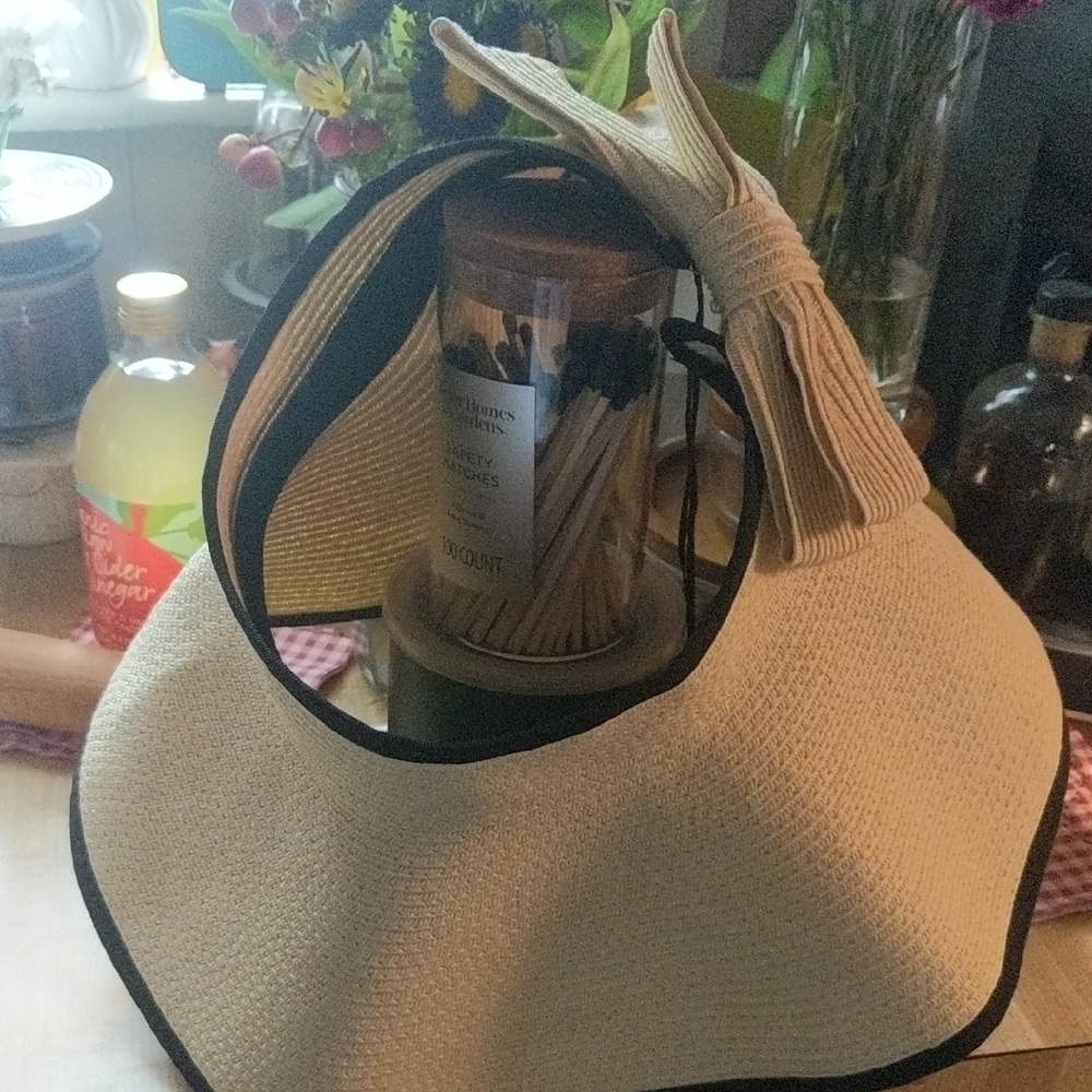 Elegant Cream Women's Sun Hat